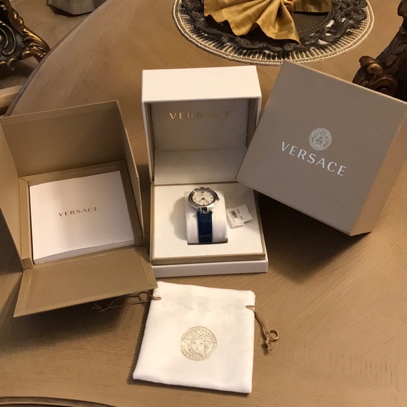 Versace Womens Watch - Picture 6 of 16